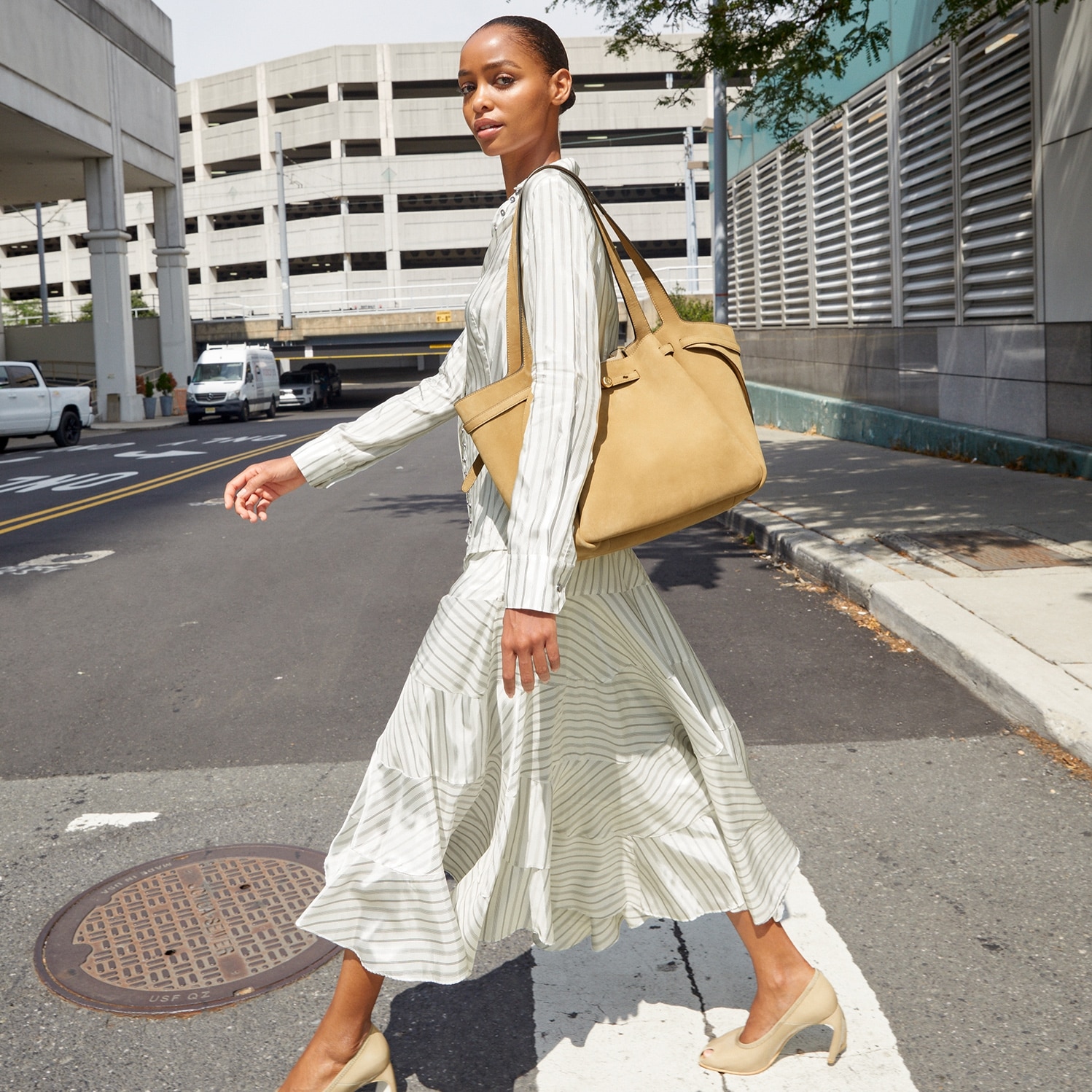 ロミー トートバッグ: レディース トートバッグ | Tory Burch JP