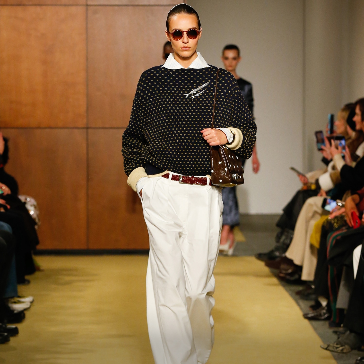 THE RUNWAY SHOP
