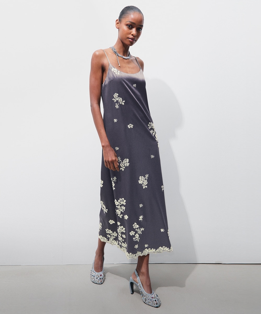 READY-TO-WEAR