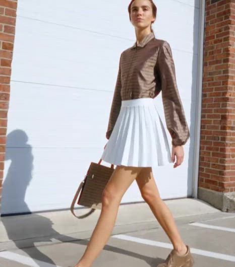 1_TB_FAL24_EOMS_SOCIAL_VIDEO_TS_TENNIS_SKIRT_OUTDOOR_V2_GRID_1X1_466x530