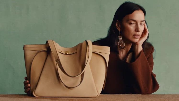 7_TB_SPR25_CAMPAIGN_VIDEO_15sec_Romy_Tote_Cutdown_GRID_2X1_748x424
