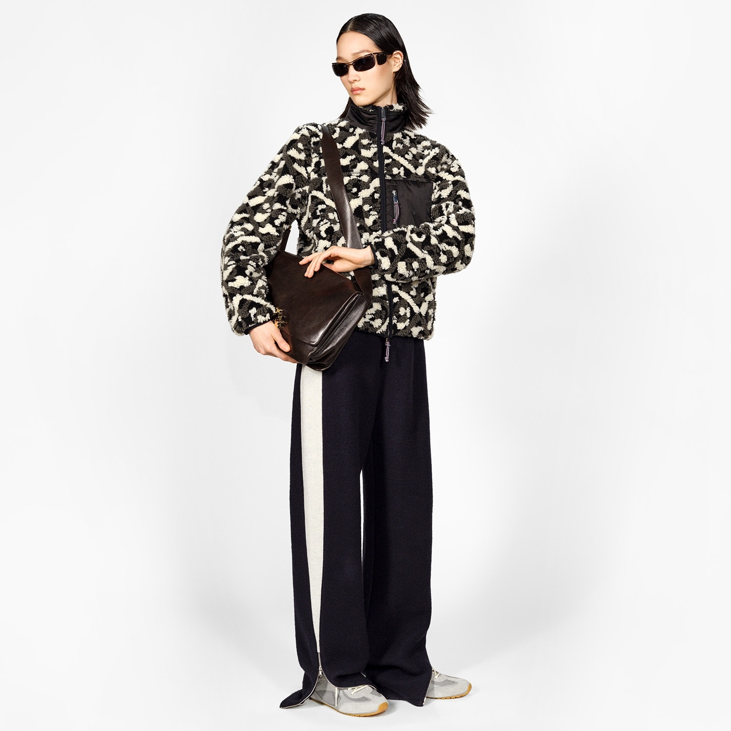 フリースジャケットを見る