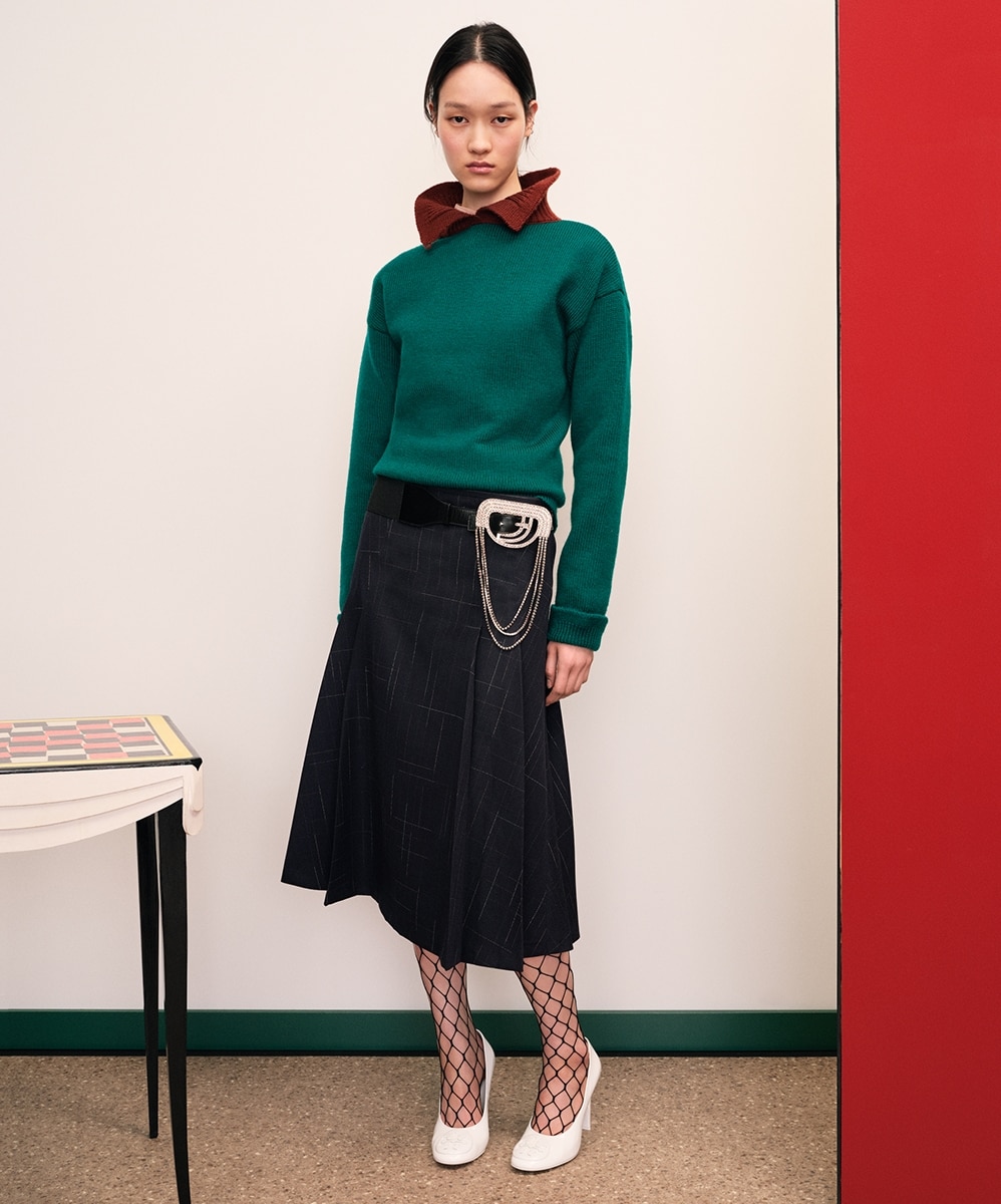 グリーン セーターを見る