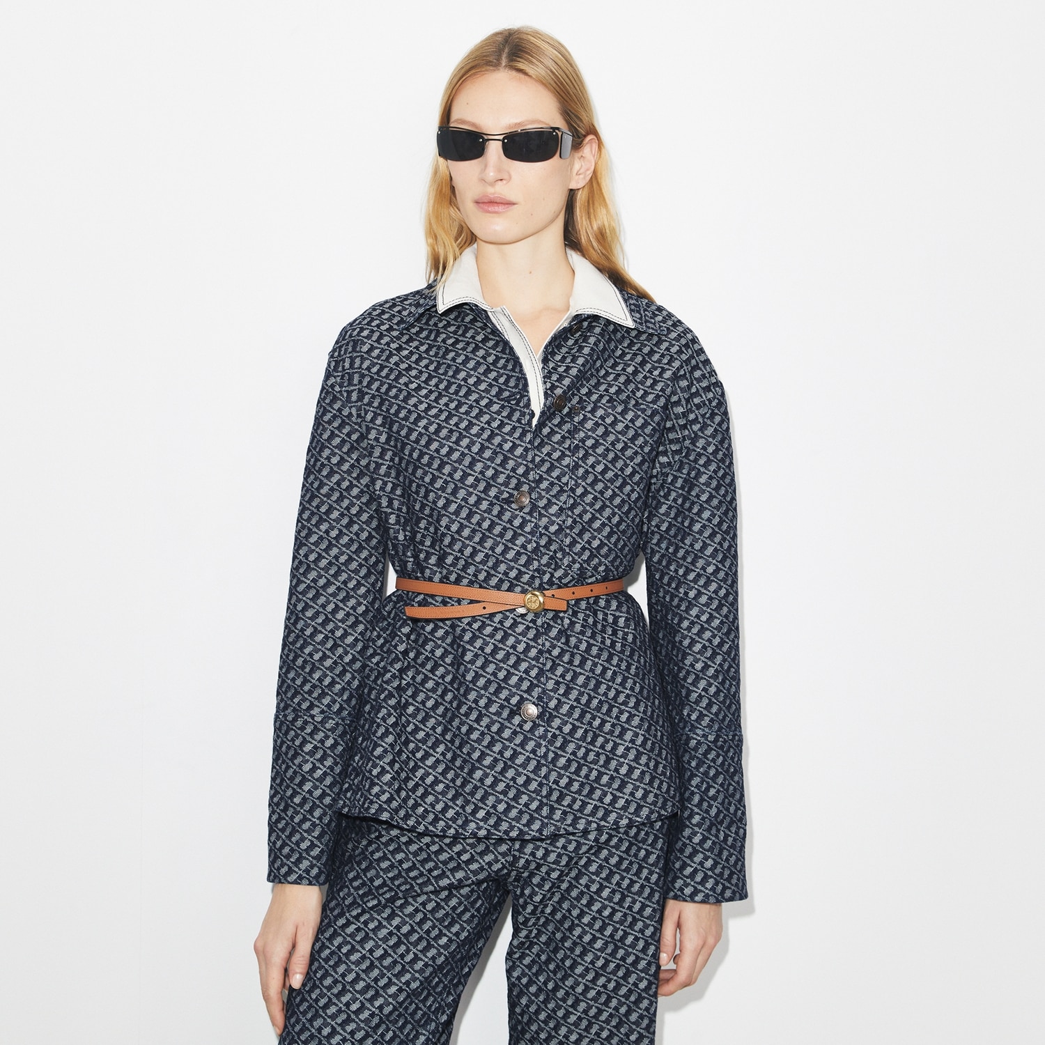 デニム ジャケットを見る