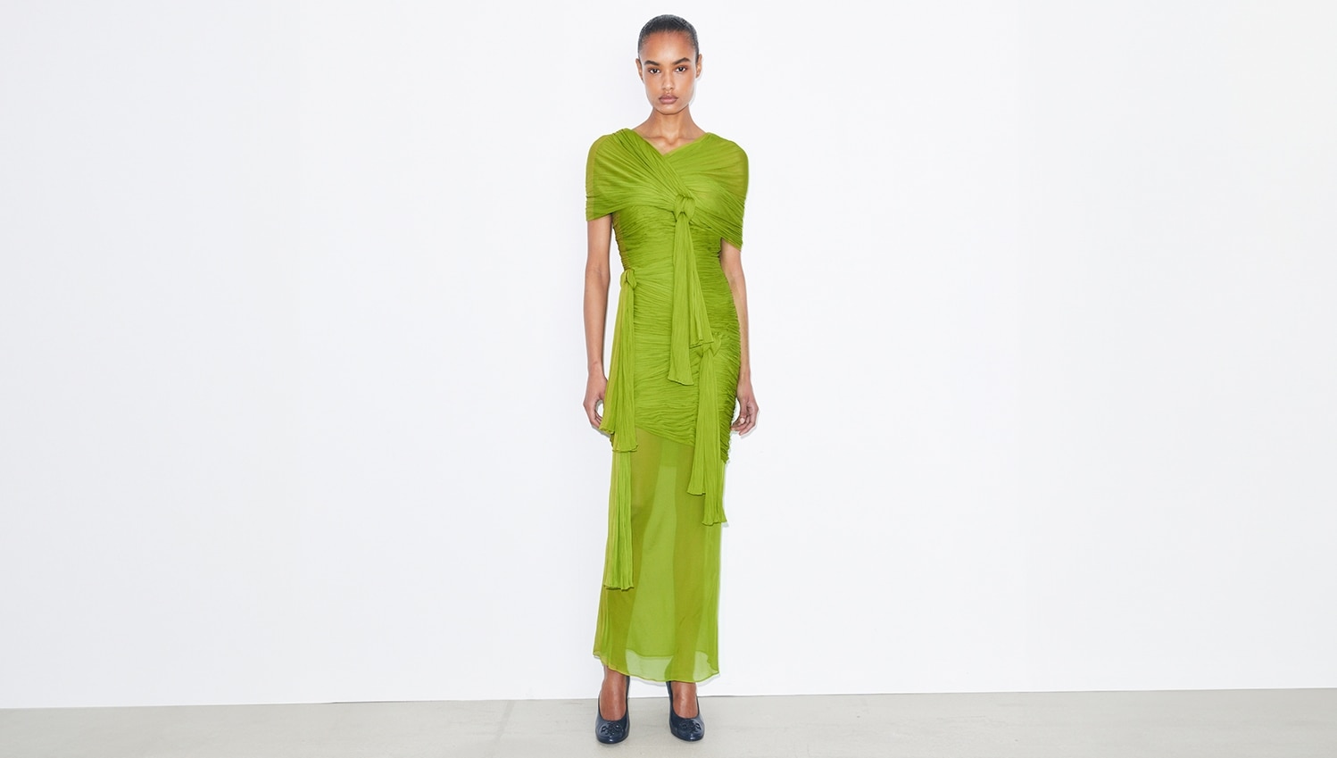 Das Kleid mit Zierknoten shoppen