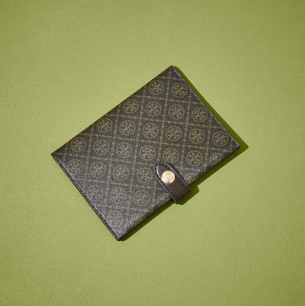 パスポートケース　モノグラム