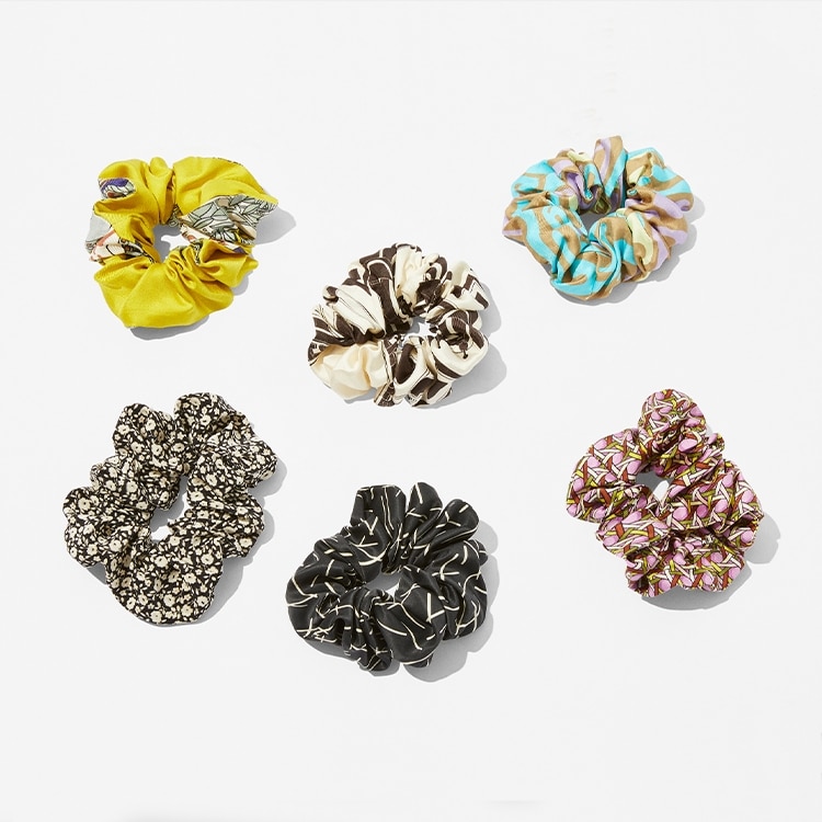 Scrunchies Fall 2023 Campaign | Tory Burch JP
