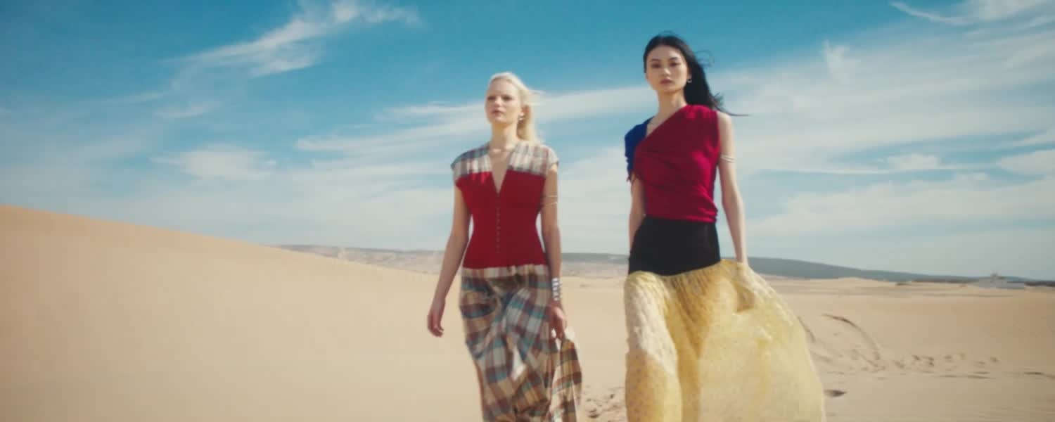 SP22_CAMPAIGN_VIDEO_5%20SEC_APRCLAIRE_DSK_1500x600