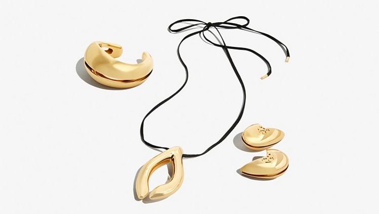 ⭐️美品⭐️TORY BURCH ⭐️レザーロゴ装飾 クルーネック