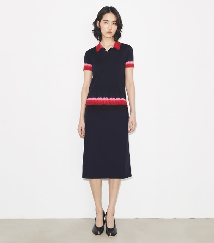 TORY BURCHパフォーマンスポロシャツ、テック ツイル ラッフル スカート ディップダイ ウール ポロシャツ: レディース セーター | Tory Burch JP
