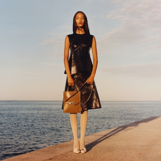 TORY BURCH★シルクスカーフ★ダークオレンジ 楽天市場】トリーバーチ ハンカチ スカーフ シルク レディース