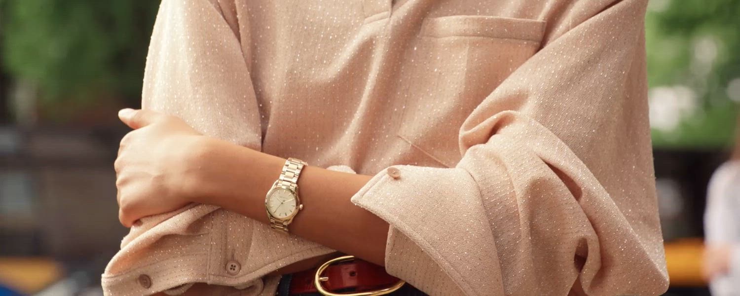 未使用本物　トリーバーチ！デジタルウォッチ　ゴールド！ T Monogram Tory Watch, Leather/Gold-Tone Stainless Steel