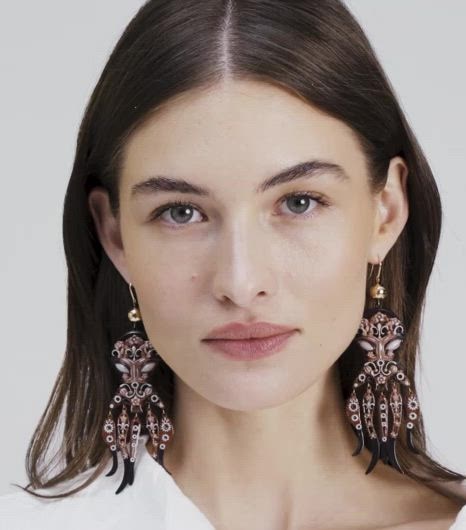 TB_SPR25_EOMS_VIDEO_JEWELRY_SHOT_1_v4_GRID_1X1_466x530