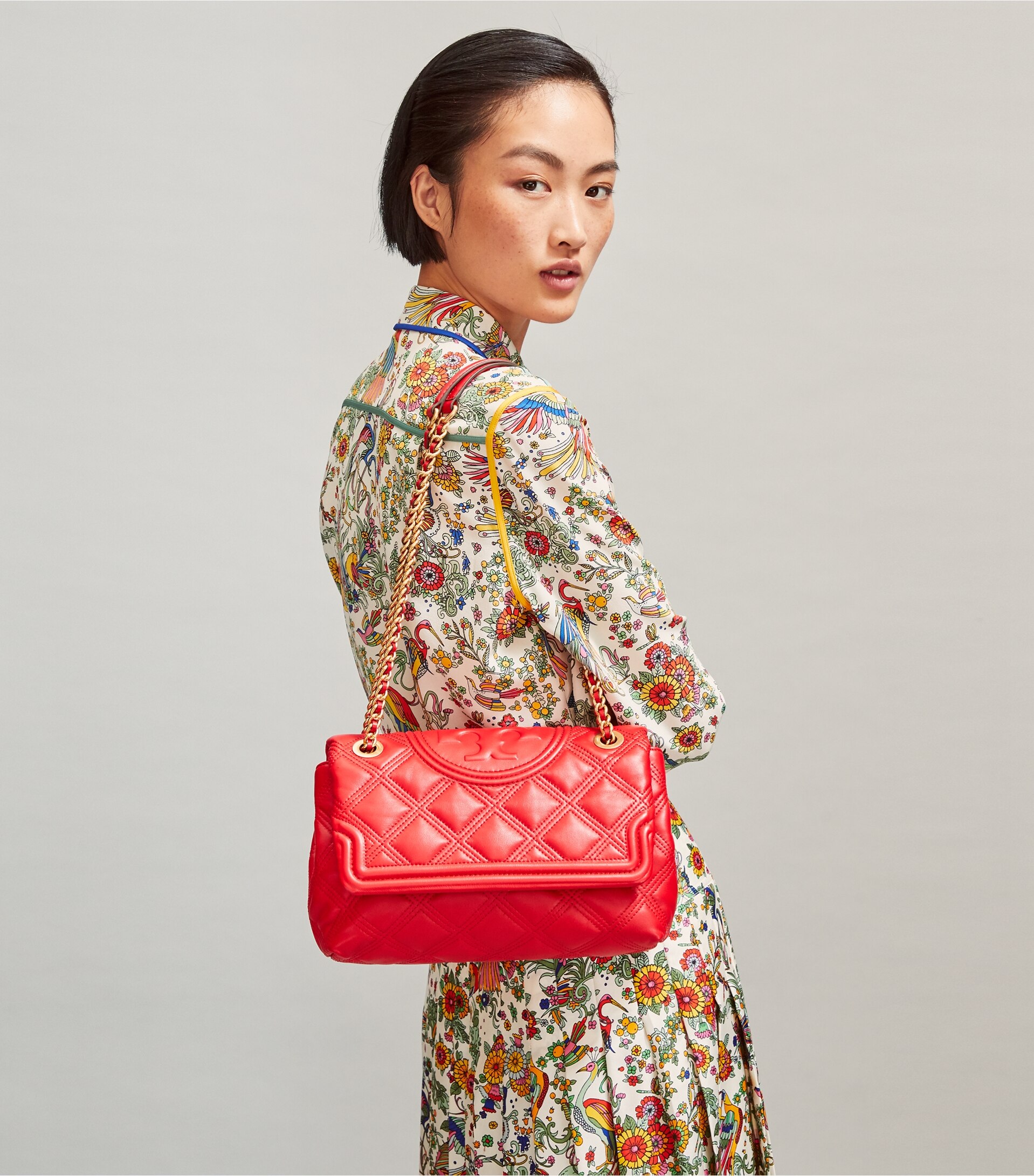 Total 101+ imagen tory burch soft fleming red