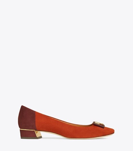 round toe suede flats