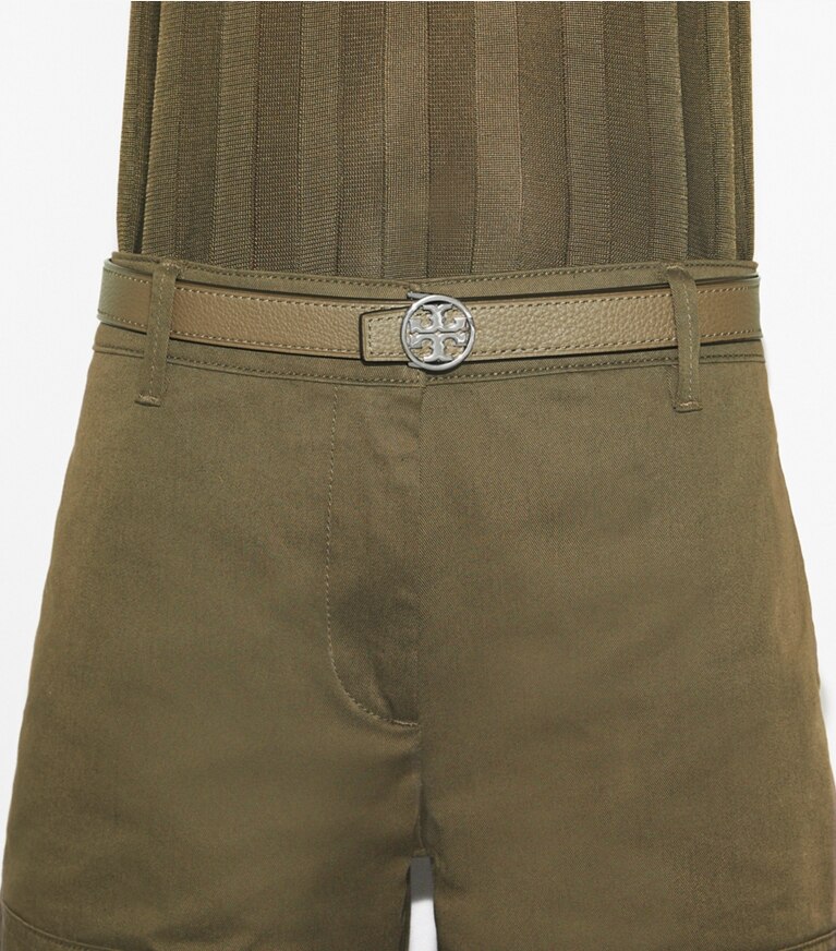 Tory Burch designer gürtel 2,5 cm breiter Miller Wendegürtel in Wild Mushroom/Warm Fire/Silver accessory on model