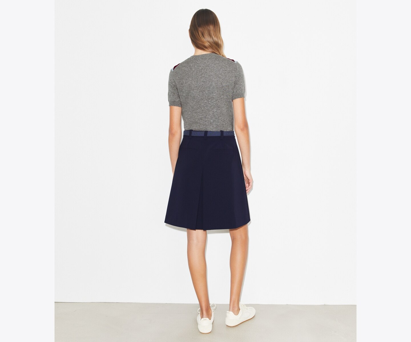 Женская юбка Tory Burch Pleated Stretch Golf, цвет: Глубокий тёмно-синий — фото 3