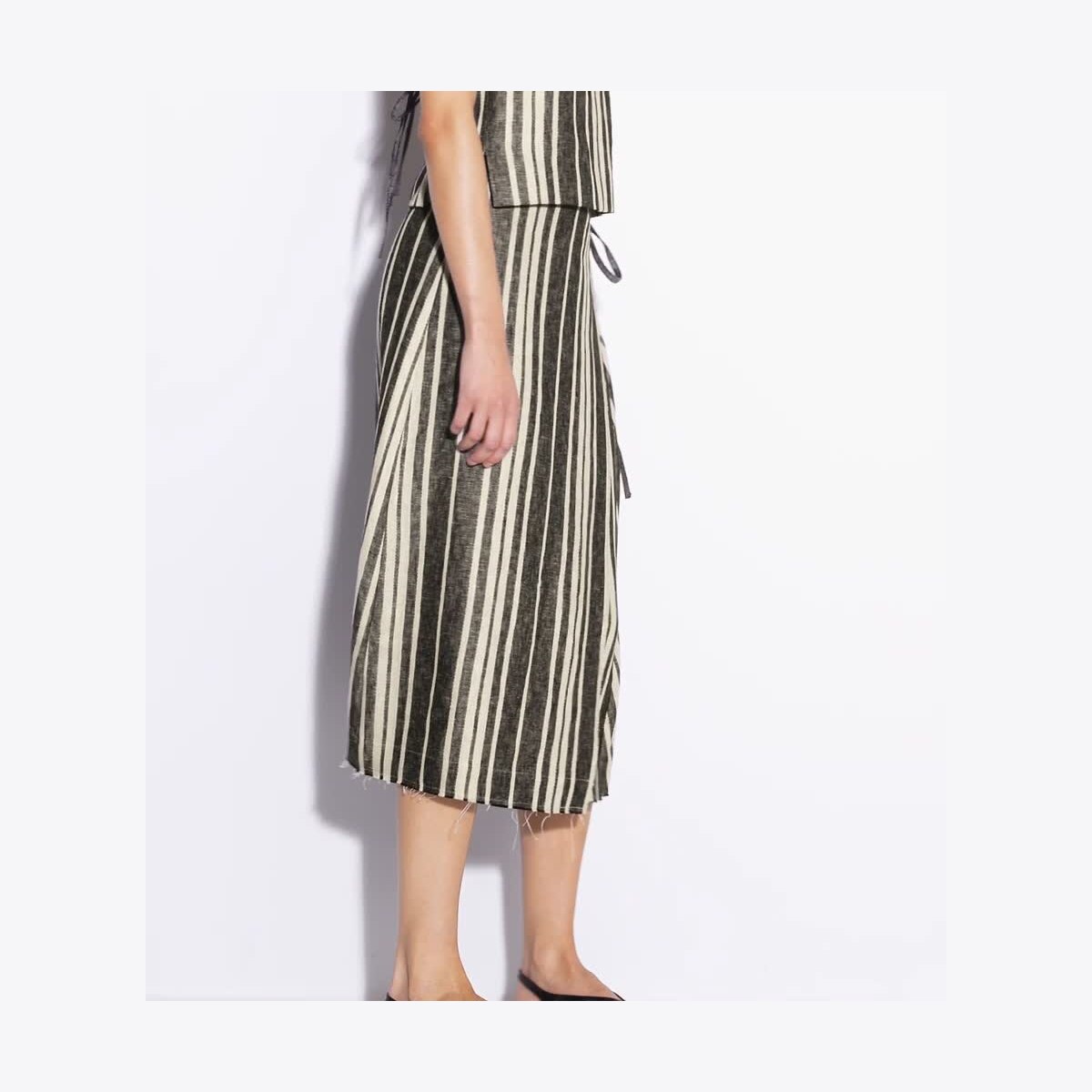 LINEN WRAP SKIRT - thumbnail 4