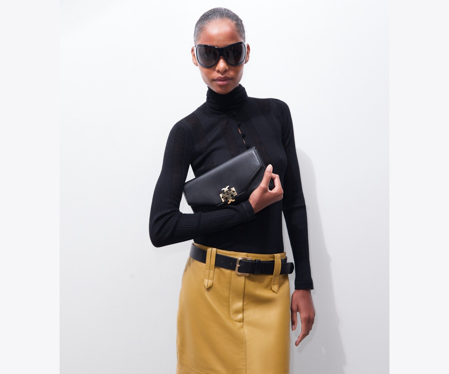 Женский клатч Tory Burch Charlie Envelope Clutch, цвет: Чёрный — фото 3