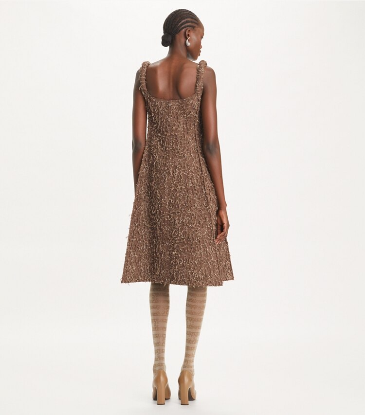 Tory Burch designer abiti Abito a canotta a frange con paillettes in Stone Taupe on model back