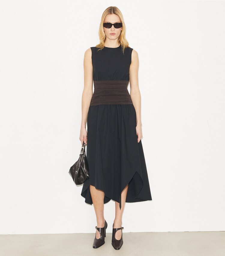 Tory Burch designer abiti Abito asimmetrico in cotone in Black parte anteriore su modella