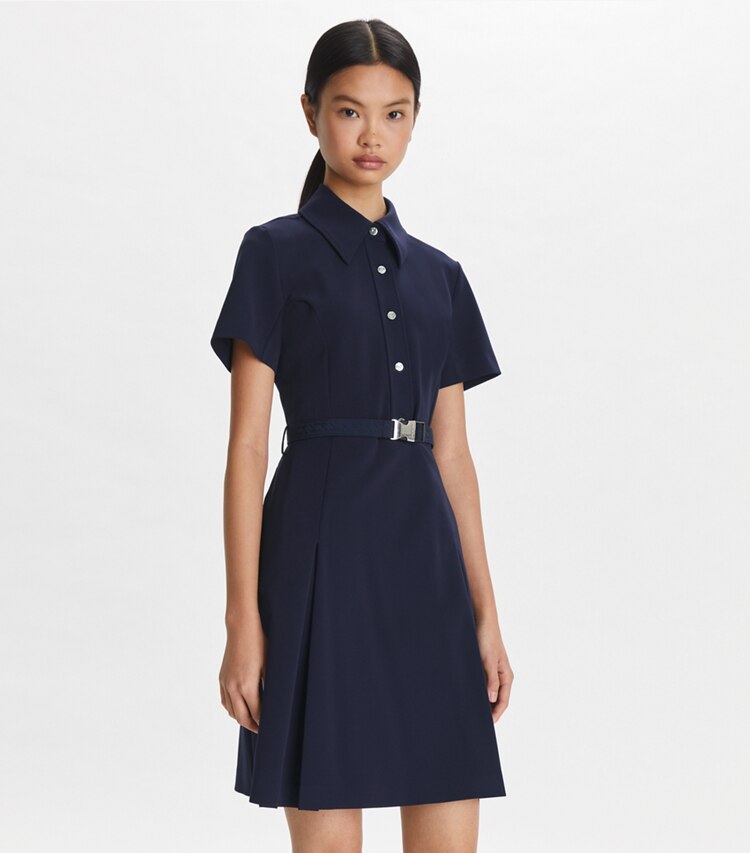 Tory Burch designer abiti Abito da golf elasticizzato in Tory Navy on model detail