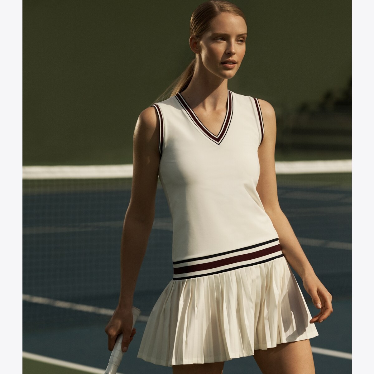 Abito da tennis tecnico con scollo a V: Donna Abbigliamento