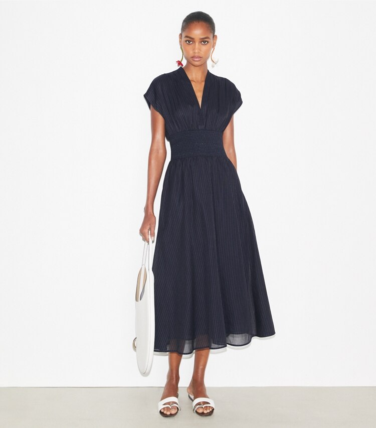Tory Burch designer abiti Abito in cotone a righe in Navy parte anteriore su modella