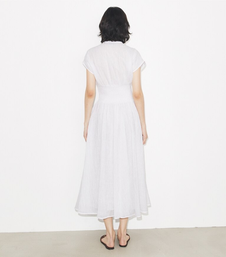 Tory Burch designer copricostume Abito in lino con scollo a V in White on model back