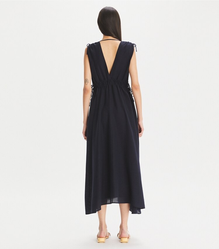 Tory Burch designer abiti Abito senza maniche a punto smock in Medium Navy on model back