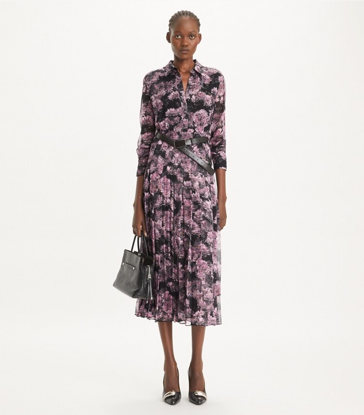 Tory Burch designer abiti Abito stampato in seta a pieghe in Pink Pixel Floral parte anteriore su modella