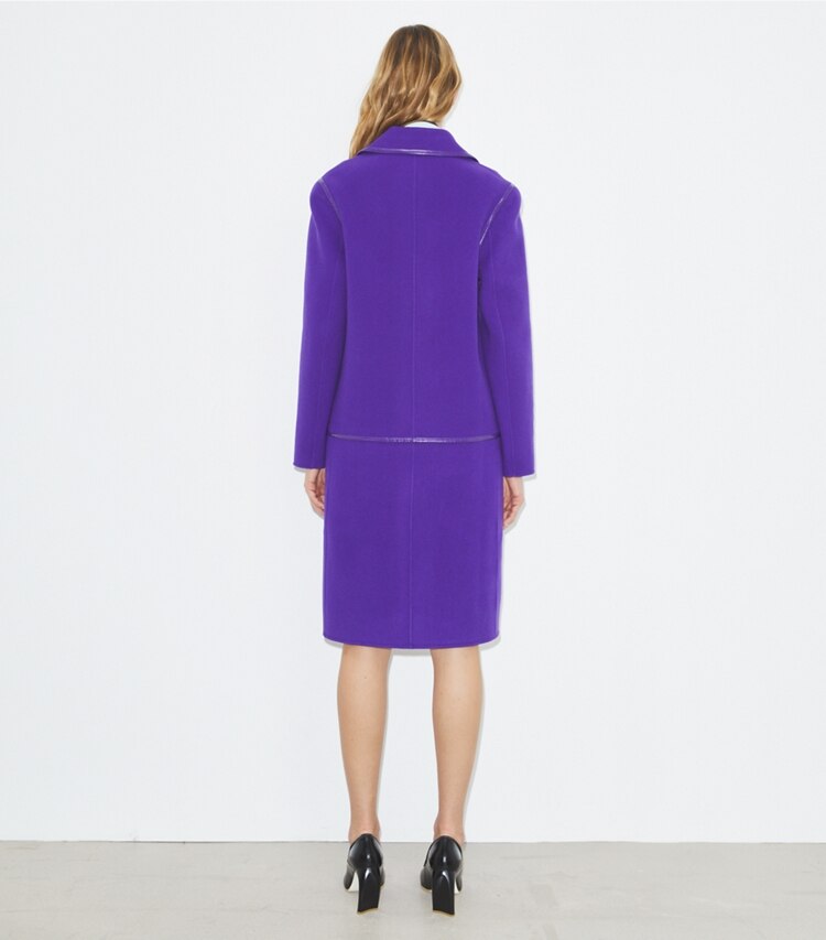 Tory Burch diseñador abrigos Abrigo de lana en Purple Aster parte posterior en modelo