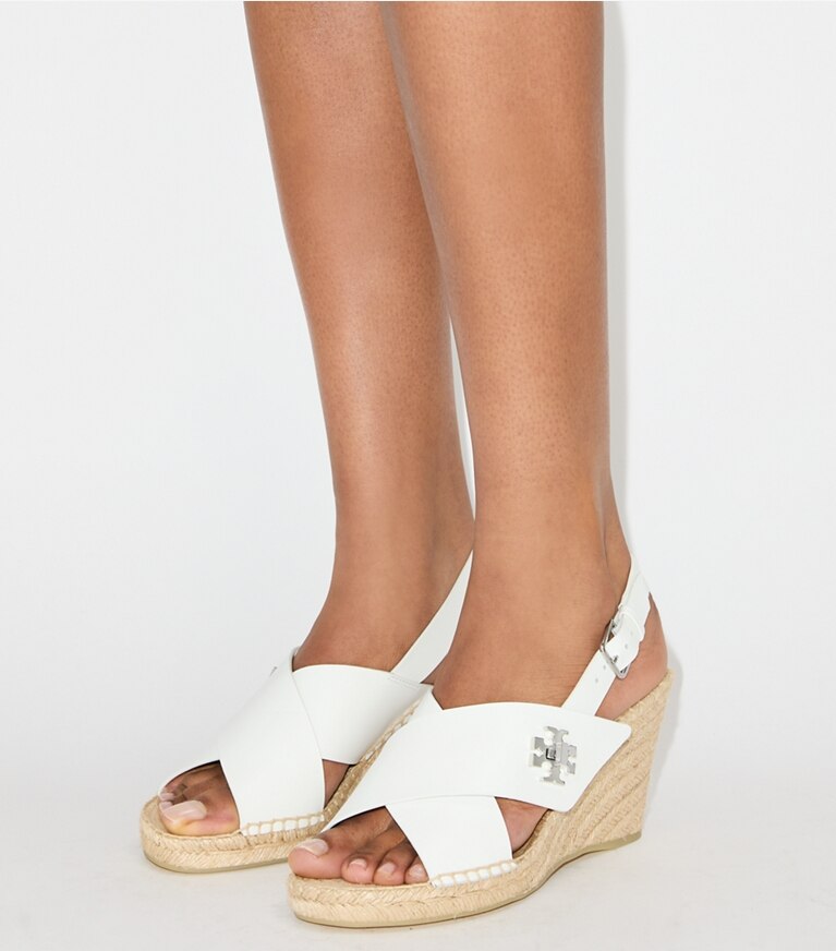 Tory Burch diseñador alpargatas Alpargata con cuña y broche giratorio en WHITE accesorio en modelo