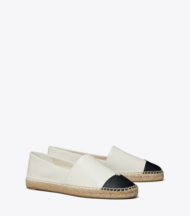 Tory Burch diseñador alpargatas Alpargata con puntera en LIGHT CREAM / PERFECT BLACK ángulo