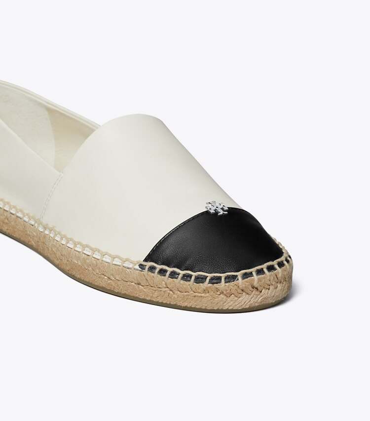 Tory Burch diseñador alpargatas Alpargata con puntera en LIGHT CREAM / PERFECT BLACK detalle