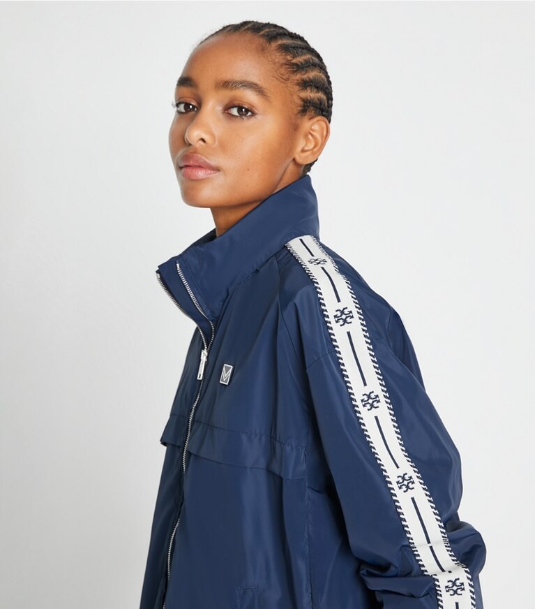 Tory Burch designer giacche Anorak con logo e zip integrale in Tory Navy front
