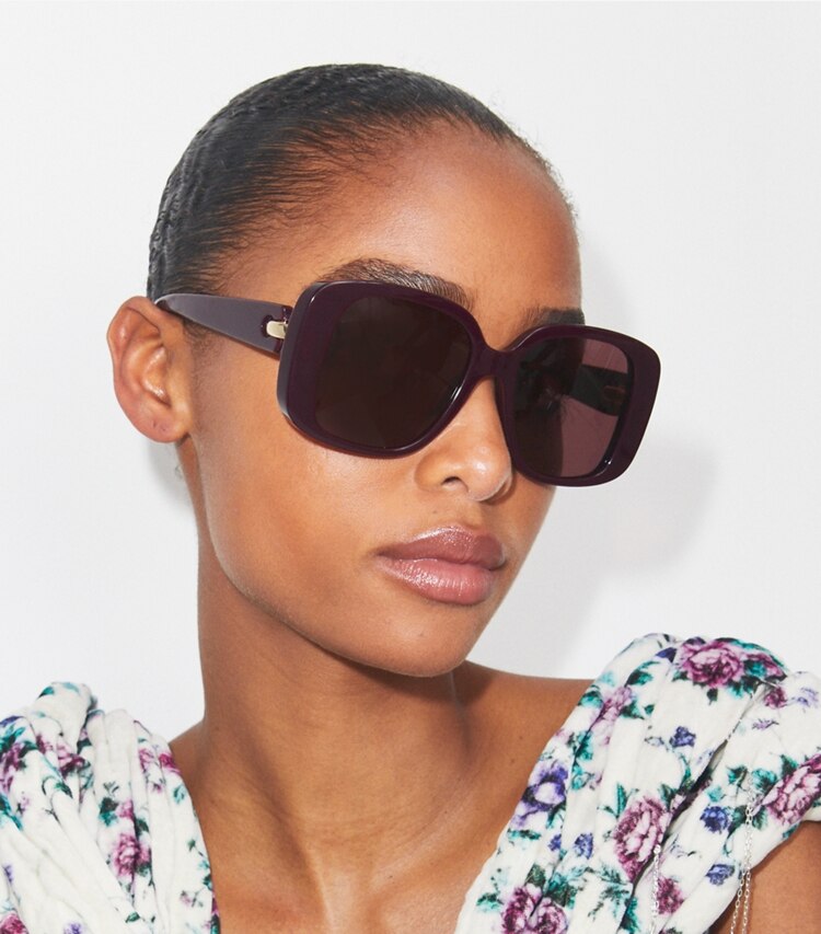 Tory Burch diseñador gafas de sol y anteojos Anteojos de sol cuadrados extragrandes Pierced en BURGUNDY/WINE accesorio en modelo