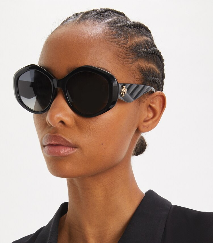 Tory Burch diseñador gafas de sol y anteojos Anteojos de sol geométricas Kira en BLACK/GREY GRADIENT POLAR accesorio en modelo