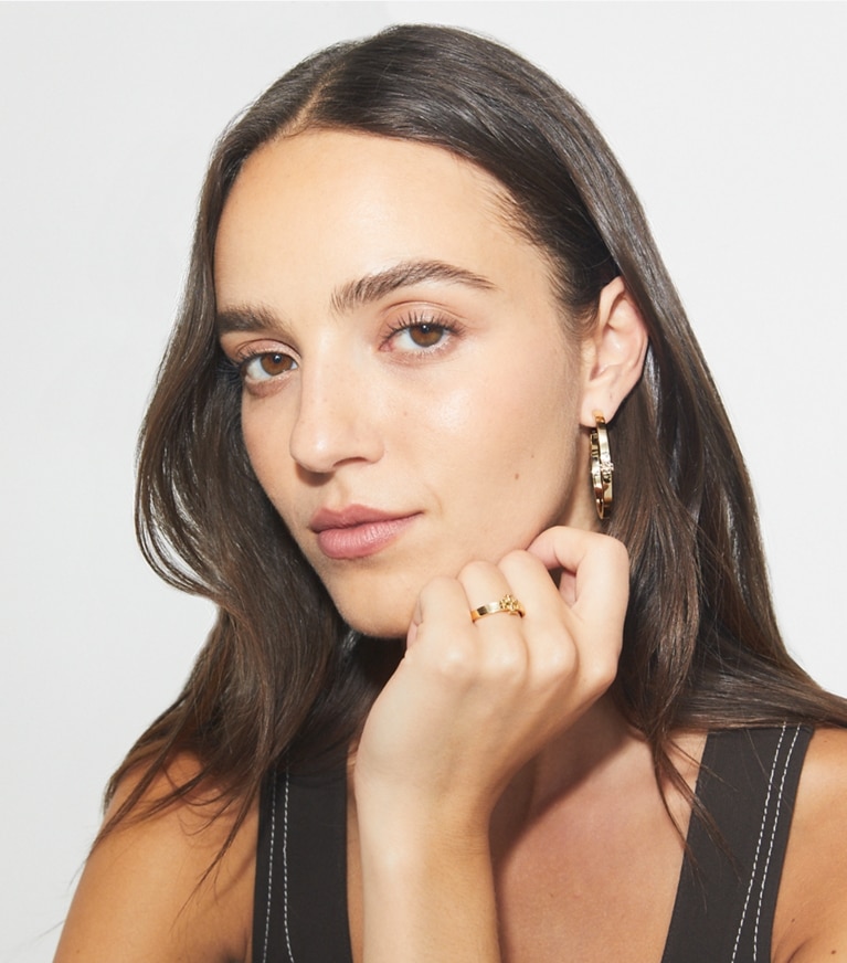 Tory Burch diseñador aretes Aros tipo argolla Icon en Tory Gold accesorio en modelo