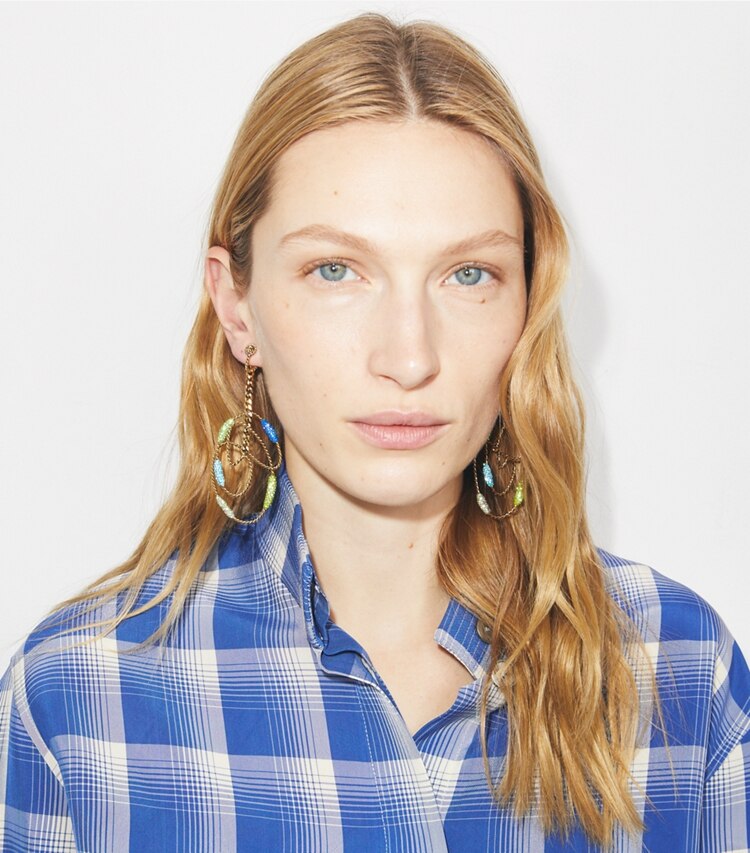 Tory Burch diseñador aretes Aros tipo argolla Runway Swirl en GOLD accesorio en modelo