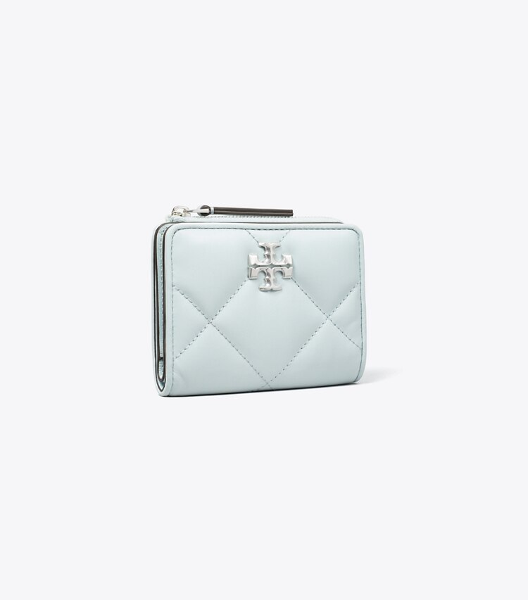 Tory Burch designer geldbörsen Aufklappbare Kira Geldbörse mit Chevronmuster und Rautensteppung in Ice Blue angle