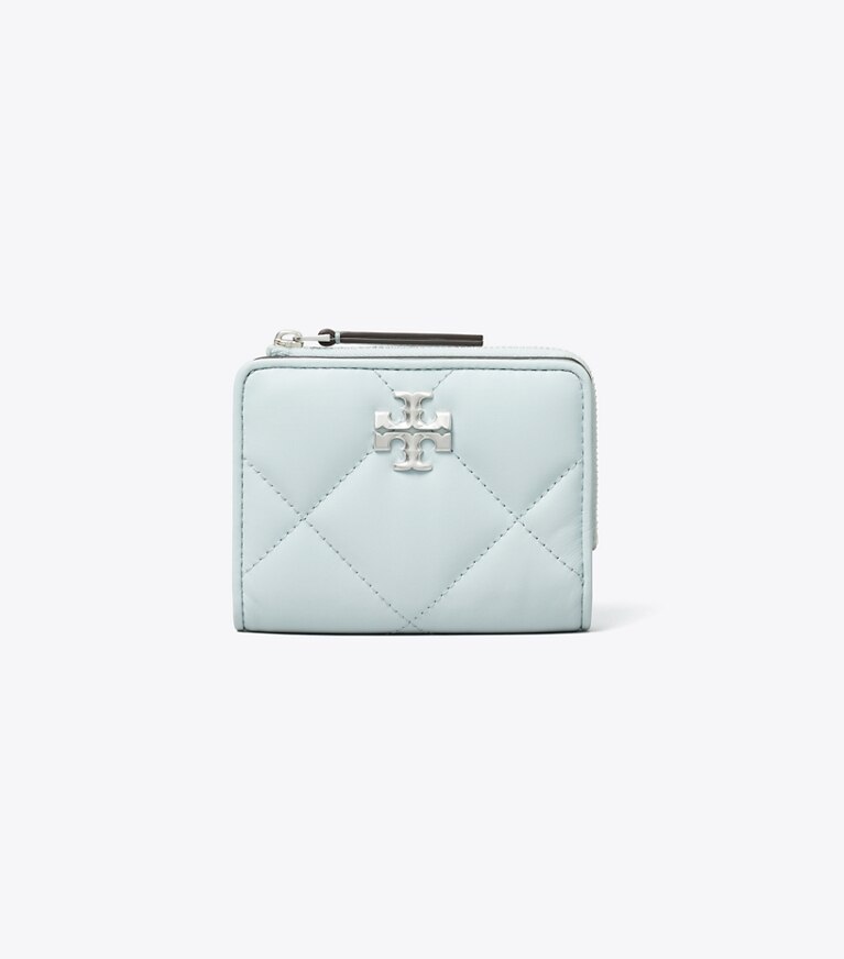 Tory Burch designer geldbörsen Aufklappbare Kira Geldbörse mit Chevronmuster und Rautensteppung in Ice Blue angle