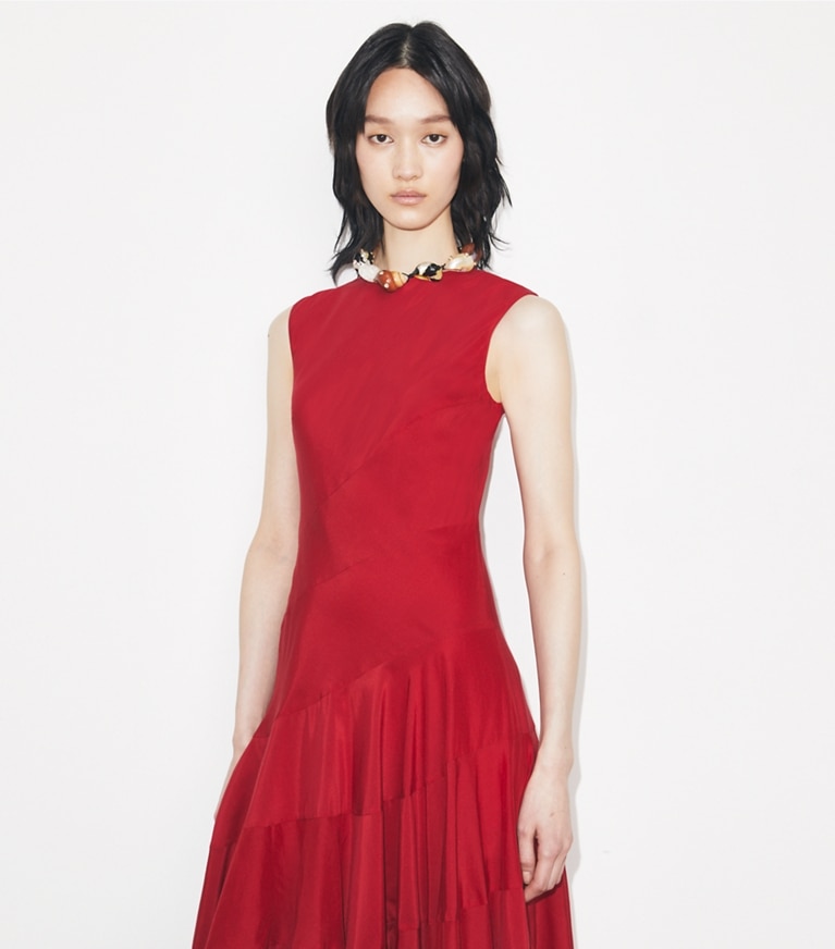 Tory Burch designer kleider Ausgestelltes Kleid aus Baumwolle und Seide in Toucan Red on model detail