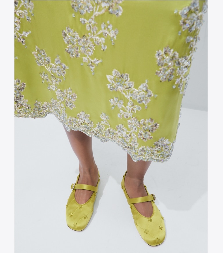 Tory Burch designer mocassins Babies Bunny Knot in VIBRANT GREEN additional on model