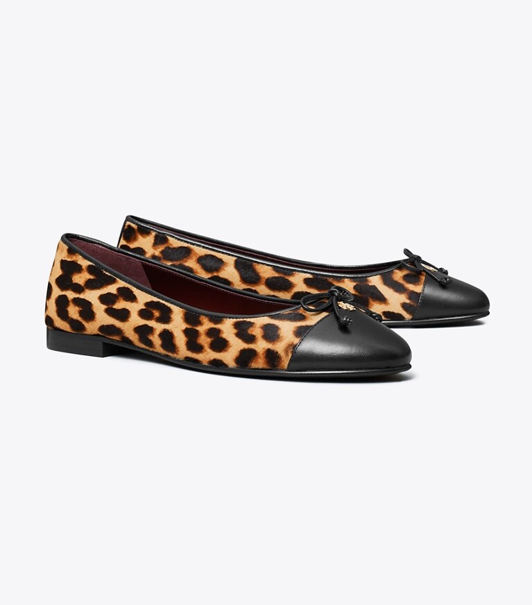 Tory Burch designer mocassini Ballerina con punta a contrasto in CLASSIC LEOPARD angle