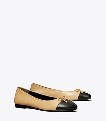 Tory Burch designer mocassini Ballerina con punta a contrasto in GINGER SHORTBREAD / PERFECT BLACK angle