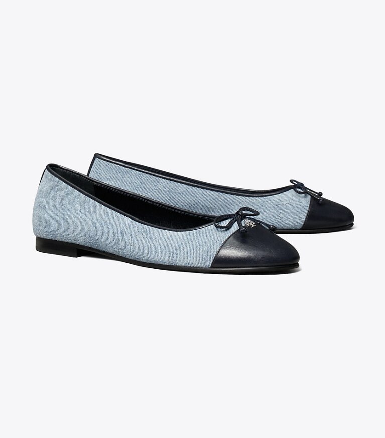 Tory Burch designer mocassini Ballerina con punta a contrasto in BLUE CLOUD / NEW NAVY angle