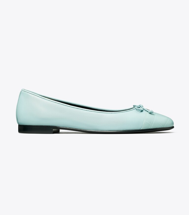 Tory Burch designer mocassini Ballerina con punta a contrasto in SKY angle