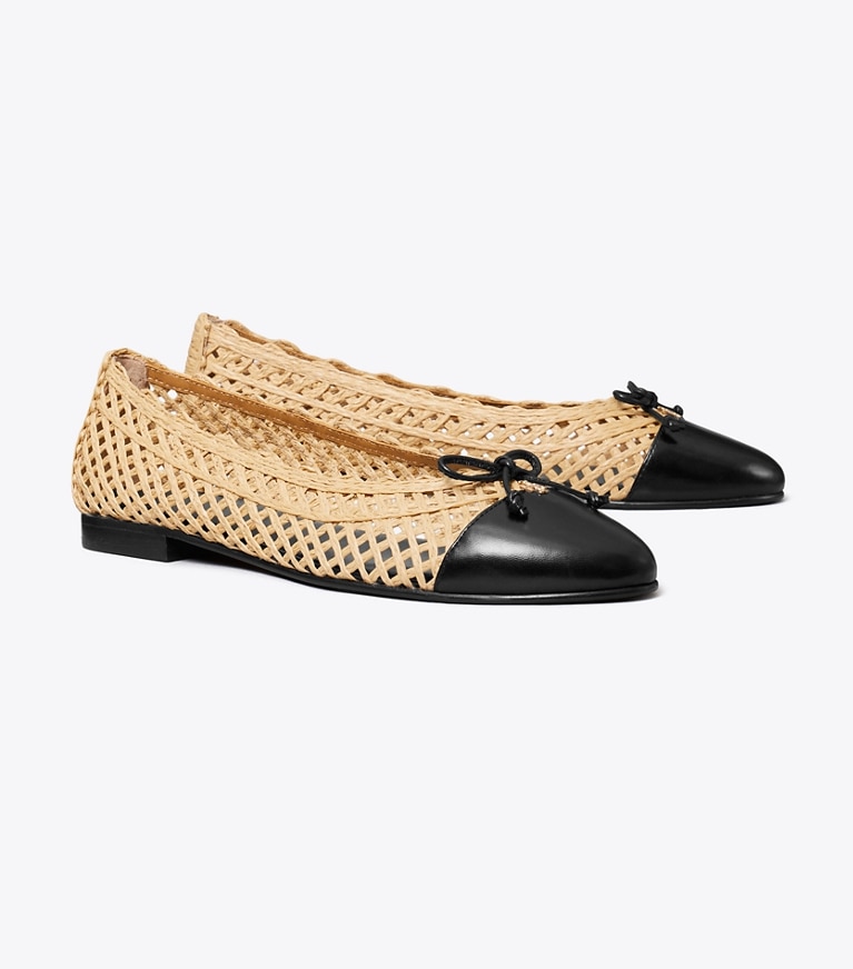 Tory Burch designer loafers Ballerina mit Zehenkappe in NATURAL / BLACK angle