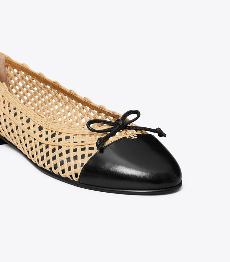 Tory Burch designer loafers Ballerina mit Zehenkappe in NATURAL / BLACK detail